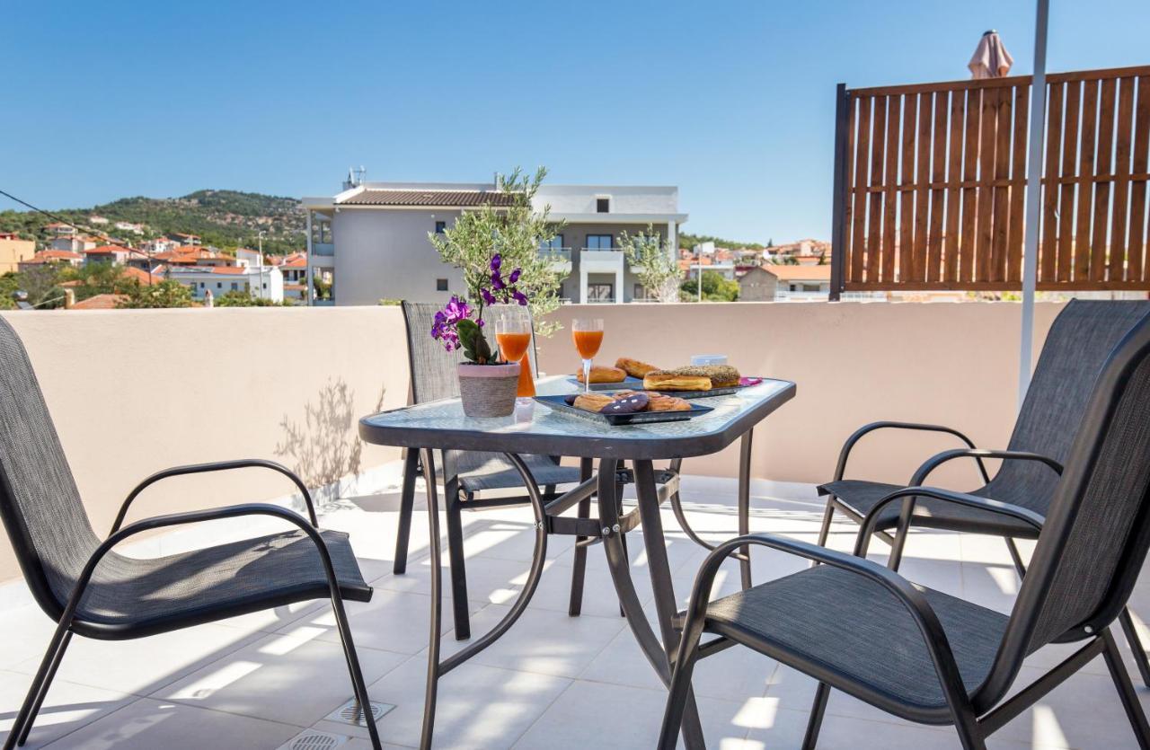 Iria'S Luxury Apartments يميناريا المظهر الخارجي الصورة