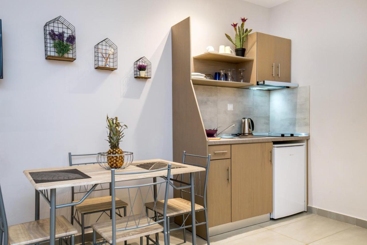 Iria'S Luxury Apartments يميناريا المظهر الخارجي الصورة