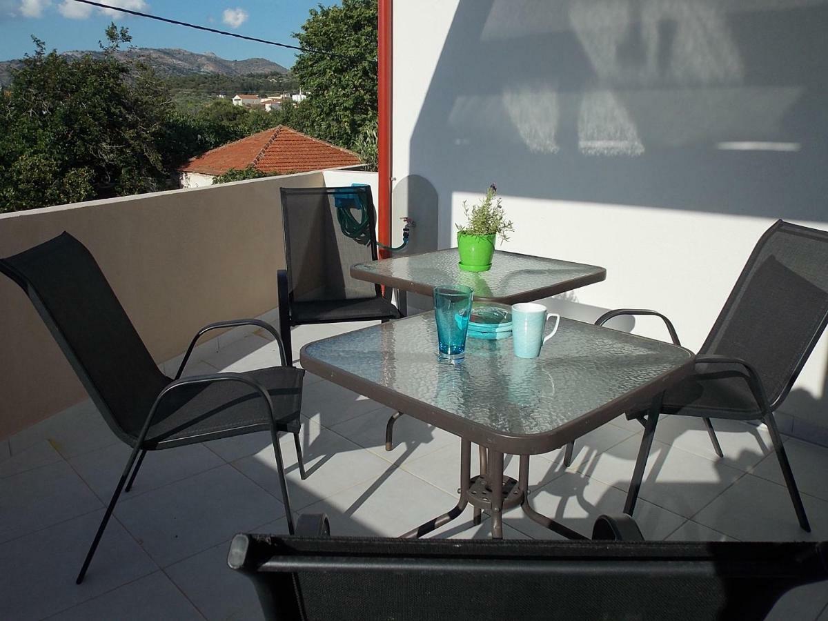 Iria'S Luxury Apartments يميناريا المظهر الخارجي الصورة