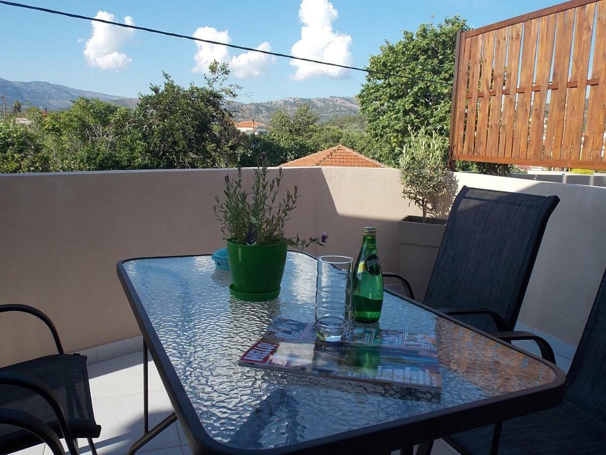 Iria'S Luxury Apartments يميناريا المظهر الخارجي الصورة